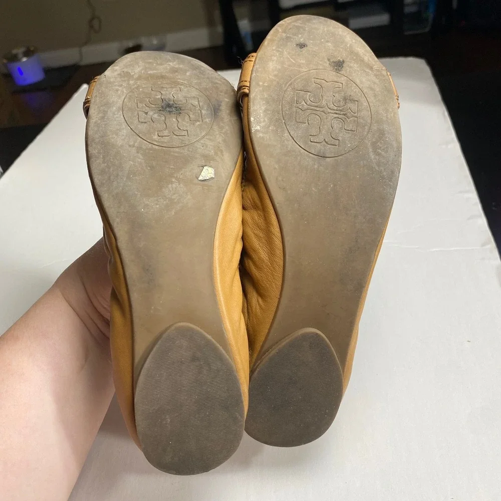Tory Burch Ambrose Gold Logo Reva Cap Toe Ballet Flats Classic Tan Leather‎ 5.5